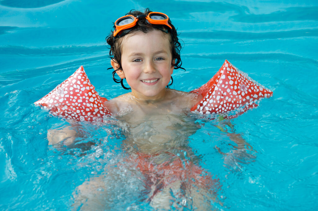 What is Best for Children: Back Floats or Arm Floats for Learning to Swim?